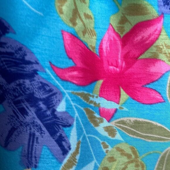 Courtenay Women’s Sleeveless Button Up Floral Hawaiian Blouse Size Large Blue - Picture 4 of 11